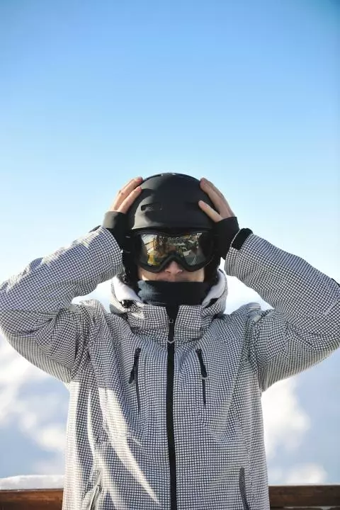 Practica esquí de manera segura: los mejores cascos que deberías